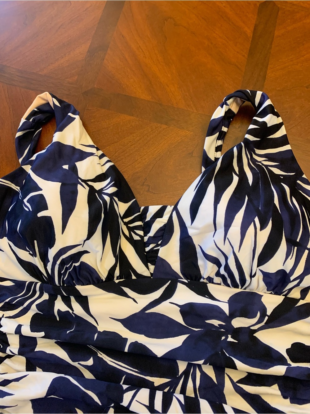 Lands’ End Navy & White Floral One-Piece Swimsuit. Size 16 - Picture 3 of 7
